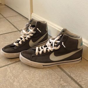 Gray Nike high-top casual shoes